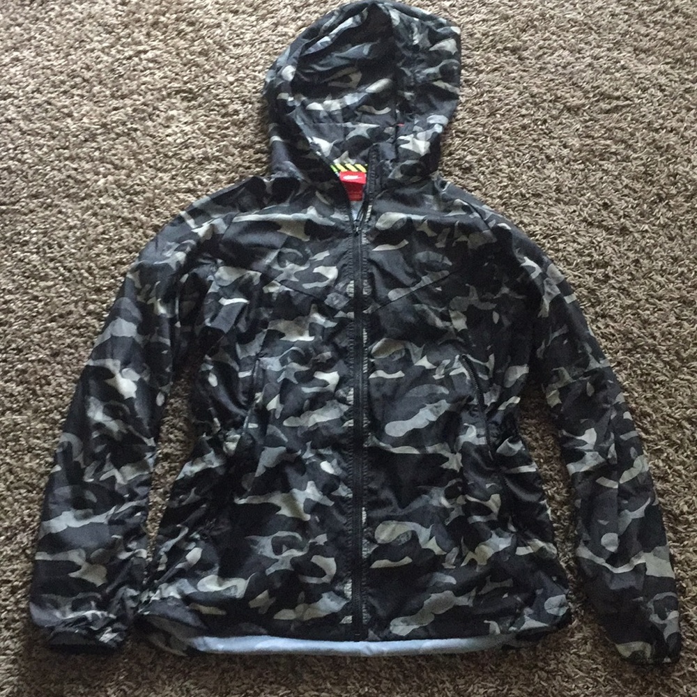 Nike camo windbreaker